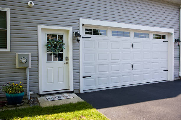 24/7 Emergency Garage Door Installation experts in East Camden, SC